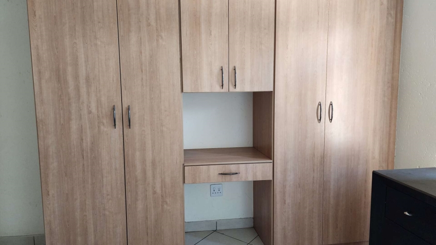 2 Bedroom Property for Sale in Waterval East North West